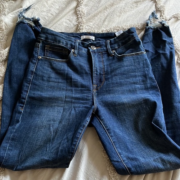 Good American Good Legs Jeans - Picture 5 of 6